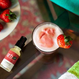 strawberry cbd cocktail for summer 2021